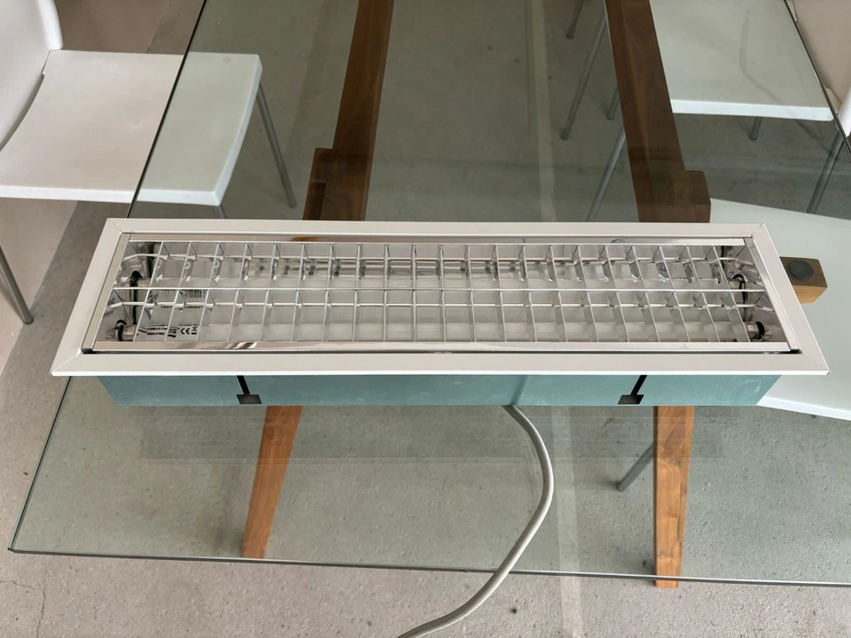 Vendesi plafoniera Novalux EL6045LUBI usata ma in ottime condizioni con neon - Immagine 4 di 4