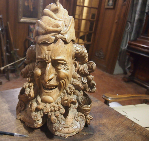 POT A TABAC du 18em EN BOIS SCULPTE representant Voltaire en bonnet de nuit - Picture 4 of 13