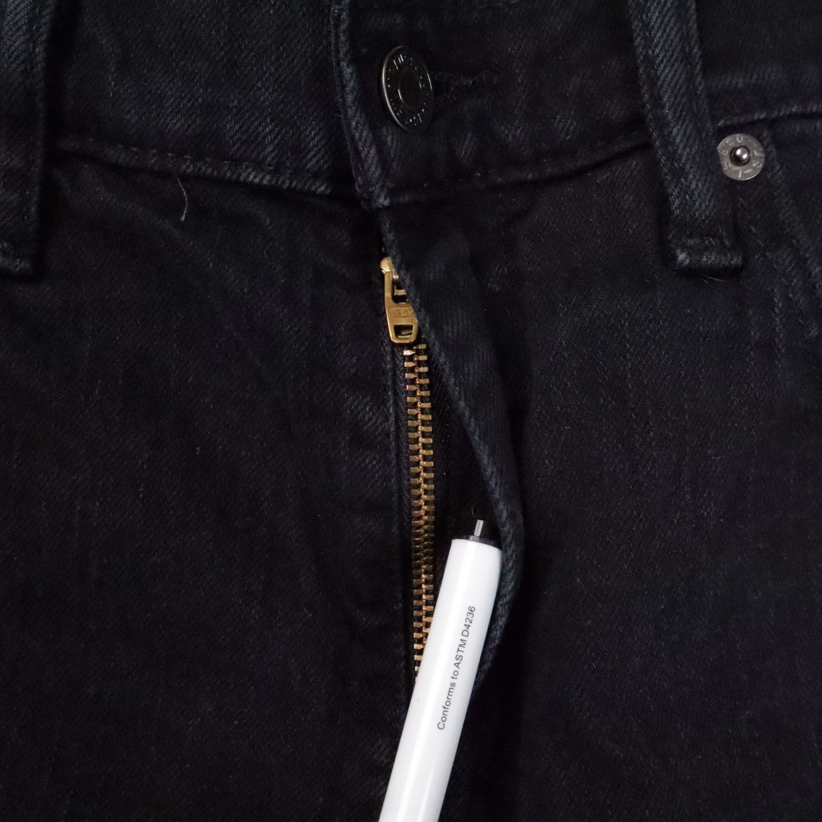 Levi's Mens Straight Leg Slight Taper 34x30 Dark Wash Black Denim Jeans thumbnail 7