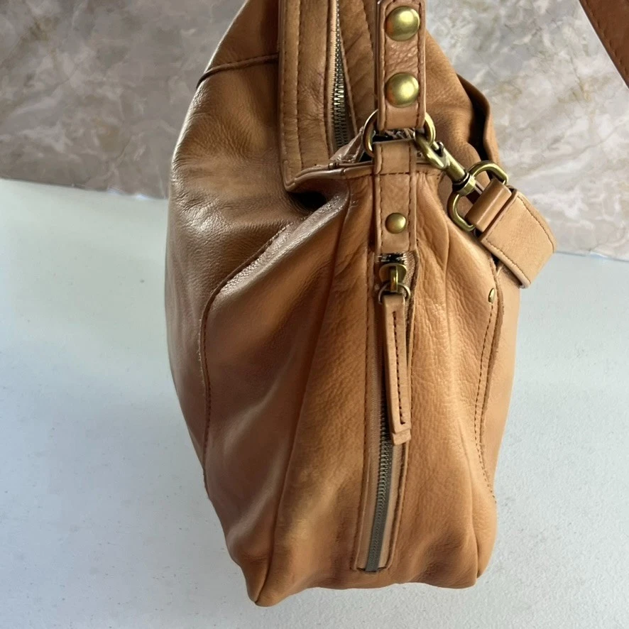 American Leather Co. Slouchy Shoulder Bag/Crossbody Bottom Studs Brown - Image 3 of 4