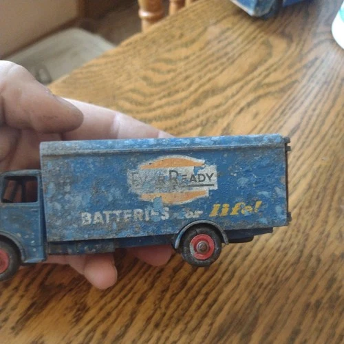 Vintage 1950s Dinky Toys Guy Warrior Everready Batteries Truck. Original  Rough
