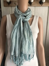 Woman  s Scarf Blue And White Measuring 16/68