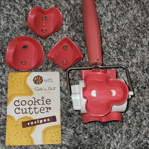 CORTADOR DE GALLETAS ENROLLABLE Gits Ware vintage con 6 accesorios mango de madera - Imagen 2 de 7