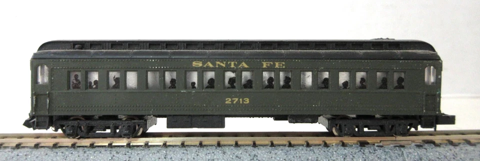 Bachmann Santa Fe 2713  Coach Passenger N Scale Train Car - Image 2 of 4