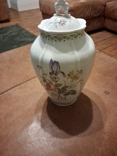 Royal Doulton CAMILLA Vase With Lid