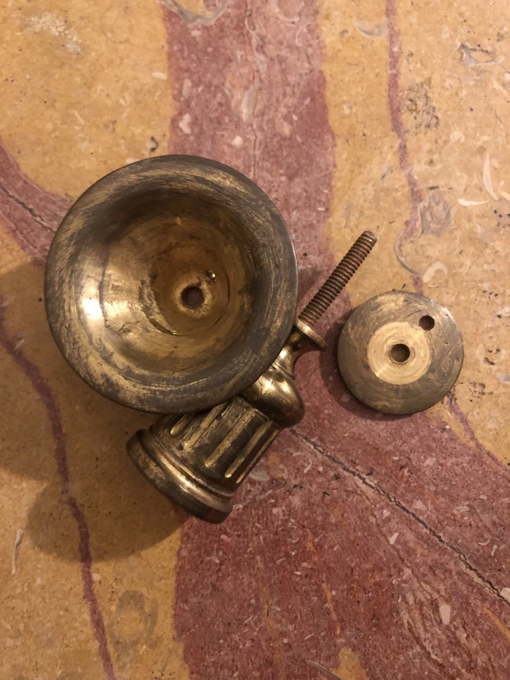 Paire d'appliques en bronze doré; Paris, vers 1780 - Photo 4/4