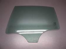 T&uuml;rscheibe Fenster  hinten links MERCEDES C-KLASSE W205 A2057350010 (332)