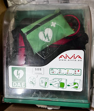 🩺 AED HeartPlus NT-180 – Rouge – Avec Caisson – À vérifier – État correct