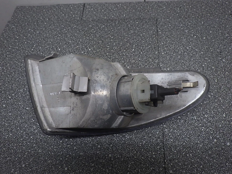 Freccia sinistra anteriore Ford Mondeo I (GBP) - Immagine 2 di 2