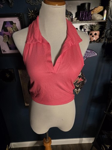 Pink collared crop top NWT - Picture 2 of 3
