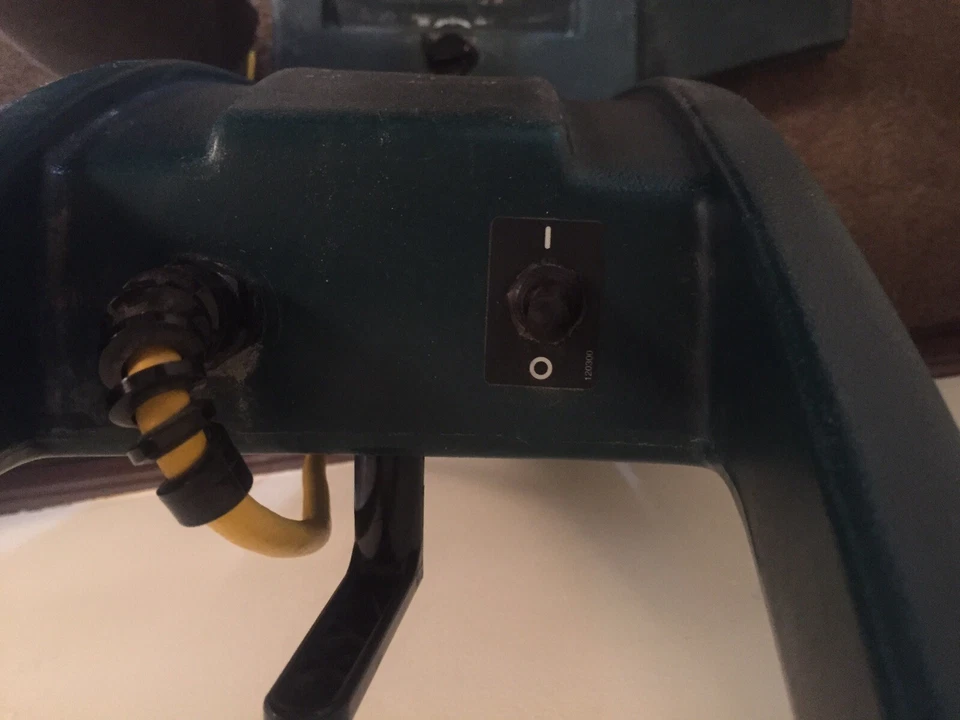 Nobles Magna Twin 2600 吸尘器 — 第 3/4 张图片