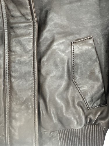 Giacca bomber MNG in pelle nappa di mango. Marrone. Piccolo. Prezzo consigliato $250 - Foto 2 di 8