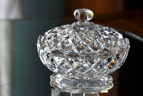 Baccarat. · Sucrier ovale en cristal massif – modèle « Diamants Carrés » – 1920. - Photo 1/12