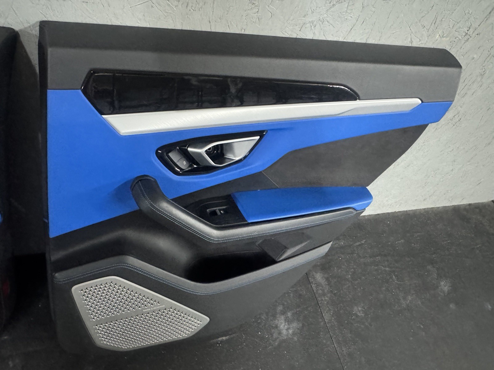 Set 4 Front Rear Interior Door Trim Panel Black Blue OEM Lamborghini Urus 2019