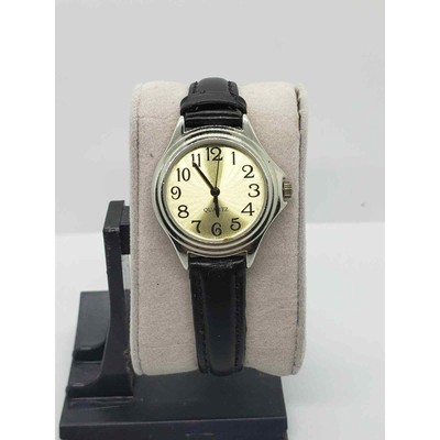Women\'s classic dress watch, 3010015571. Gold iridescent face with black accents Women main image 4