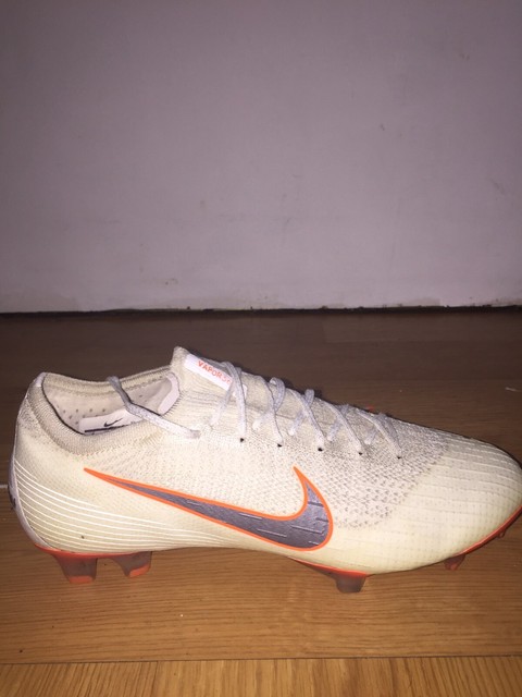 nike mercurial vapor flyknit ultra