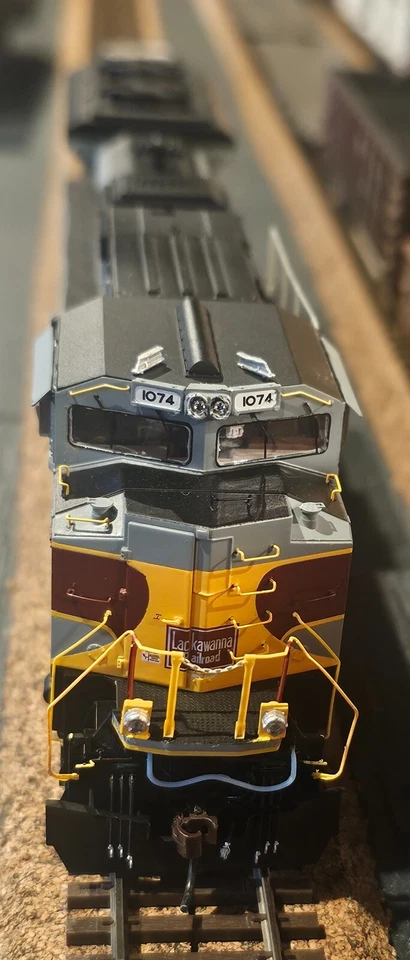 HO Athearn Genesis NS SD70ACe DL&W Heritage Unit #1074 DCC Sound Item #G68810 - Image 3 of 4