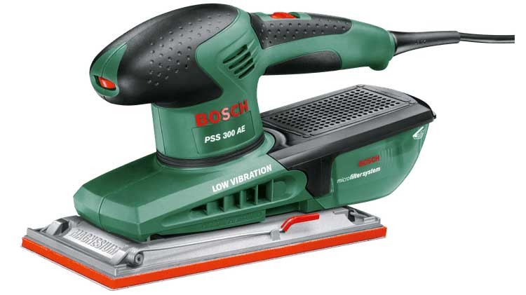 Ponceuse vibrante PSS 300 AE pour poncer sans poussière et sans fatigue les grands panneaux