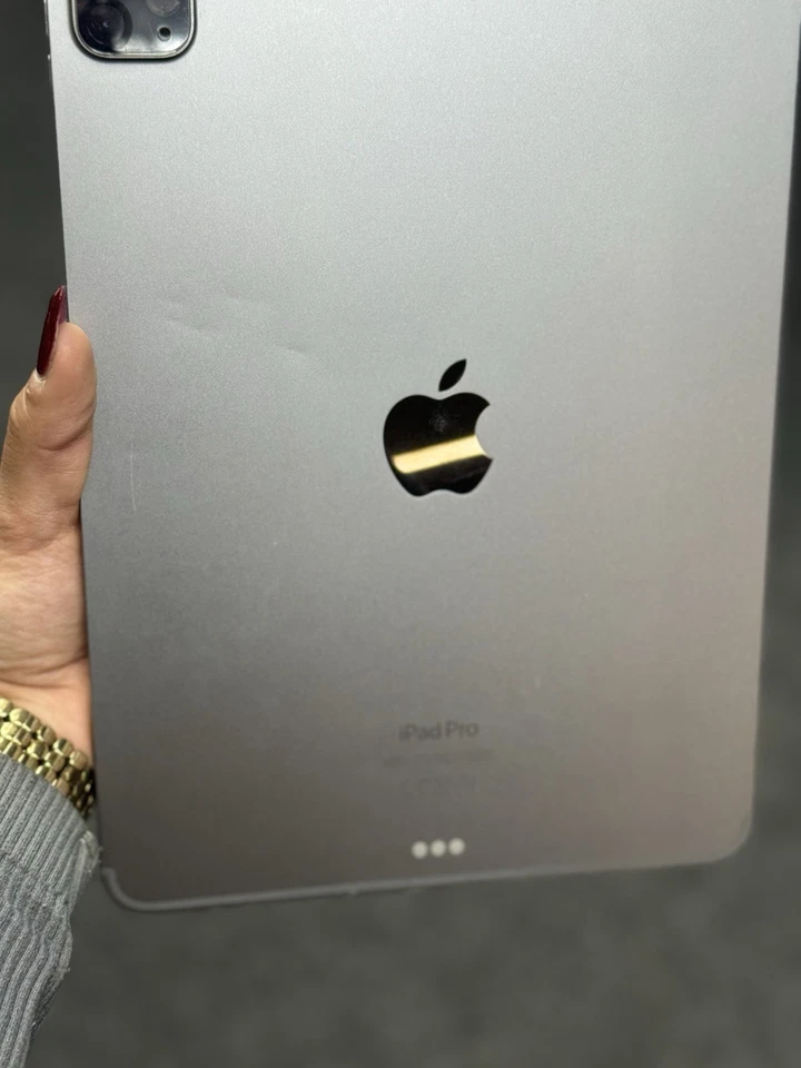 Apple iPad Pro 11-inch (4th generation) · 128GB · Cellular, photo 2 of 3