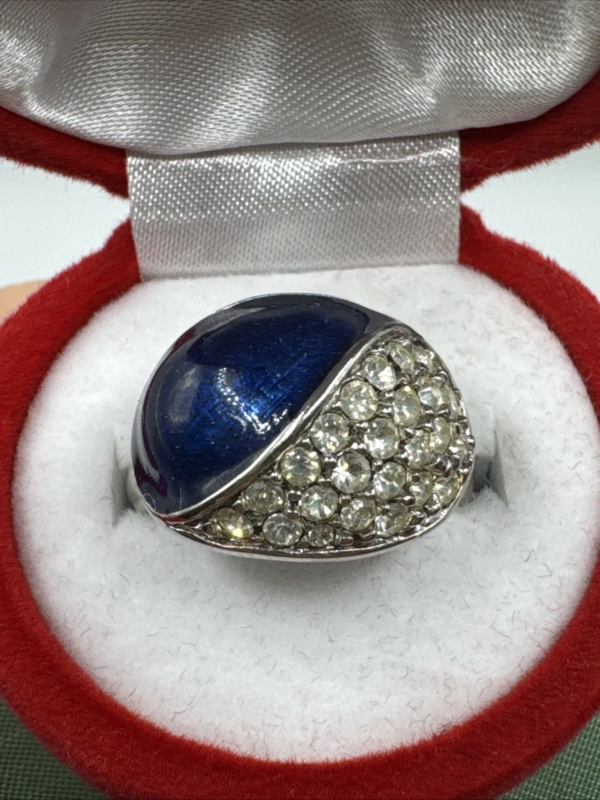 Bague vintage fantaisie argenté bleu nacré avec strass. Taille 60.