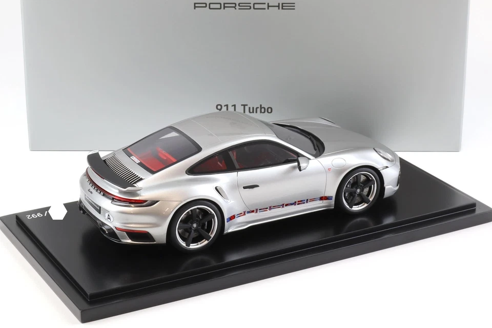 1:18 Spark Porsche 911 992 Turbo Sonderwunsch First Turbo Argento WAP DEALER - Immagine 3 di 4