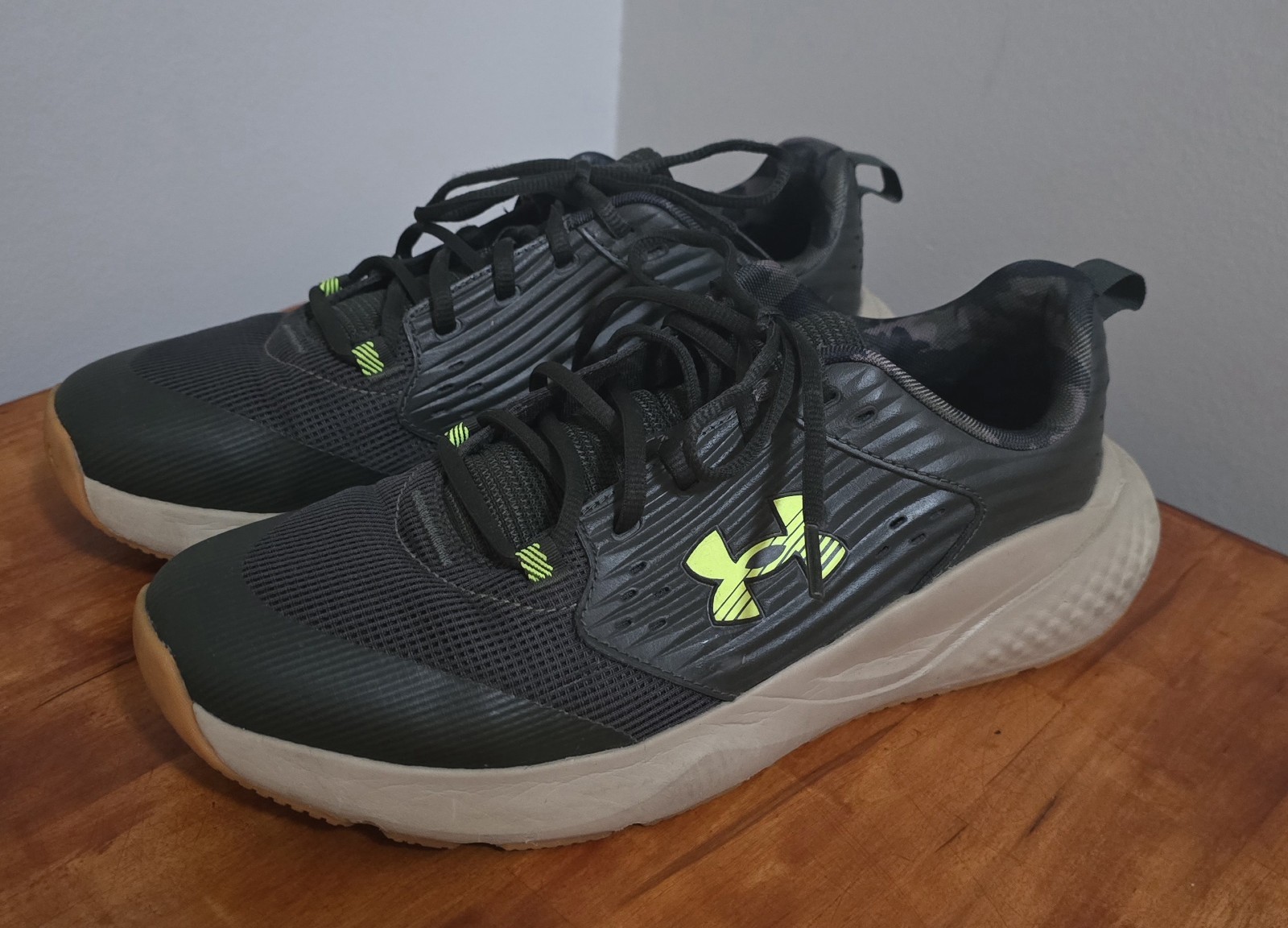 Under Armour Charged Commit 4 Camo Gray Yellow Sn… - image 1