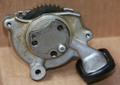 POMPE A HUILE OIL PUMP 15100399000 HONDA CB125TWIN 1978 - Photo 2/4