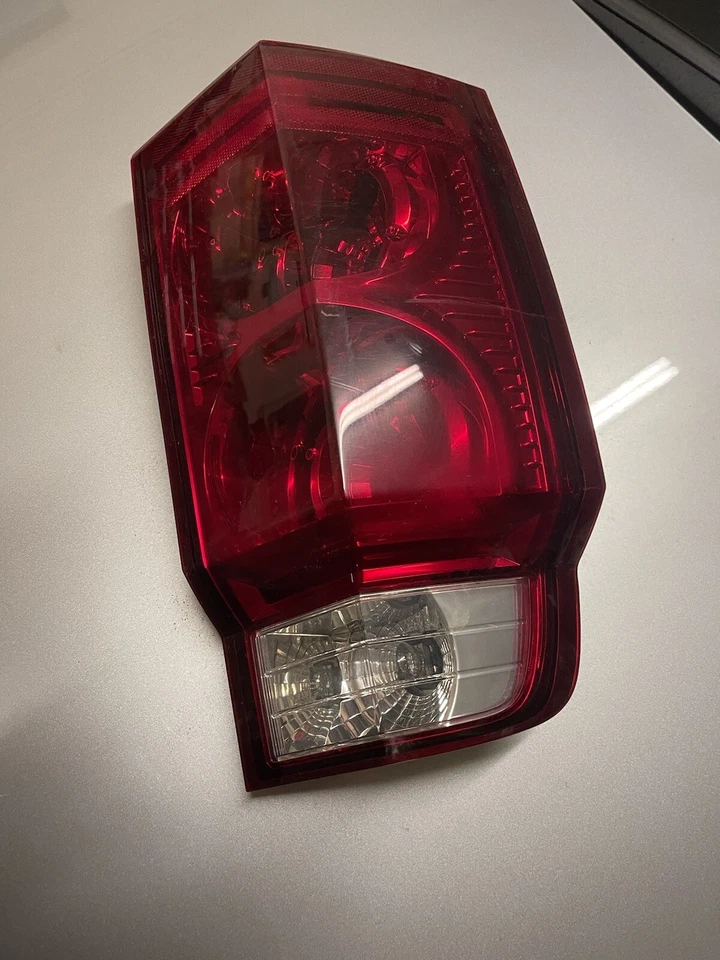 Левый задний фонарь для Jeep Commander 06 07 08 09 10 - Изображение 3 из 4