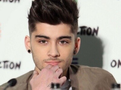 Zayn Malik Unsigned 10'' x 8'' photo - One Direction - 100% to Cancer Charity *7