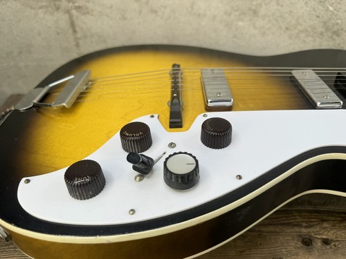 Vintage Silvertone Guitar With Case Electric - Picture 16 of 16