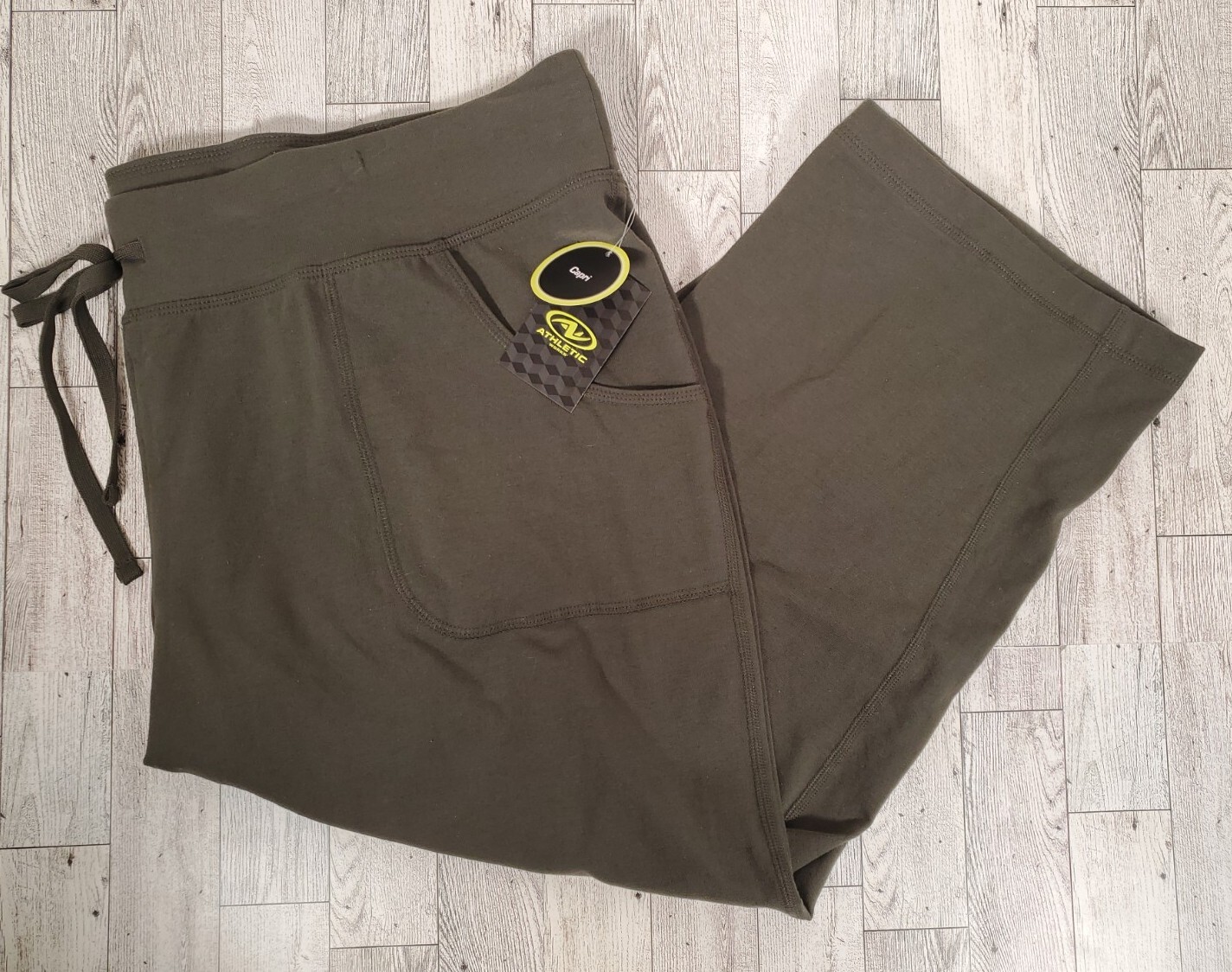 Athletic Works Capri Pants With Pockets
