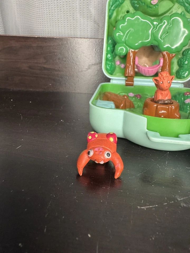 Игровой набор Tomy Nintendo Pokemon Polly Pocket Viridian Forest винтажный 1997 - Изображение 2 из 4