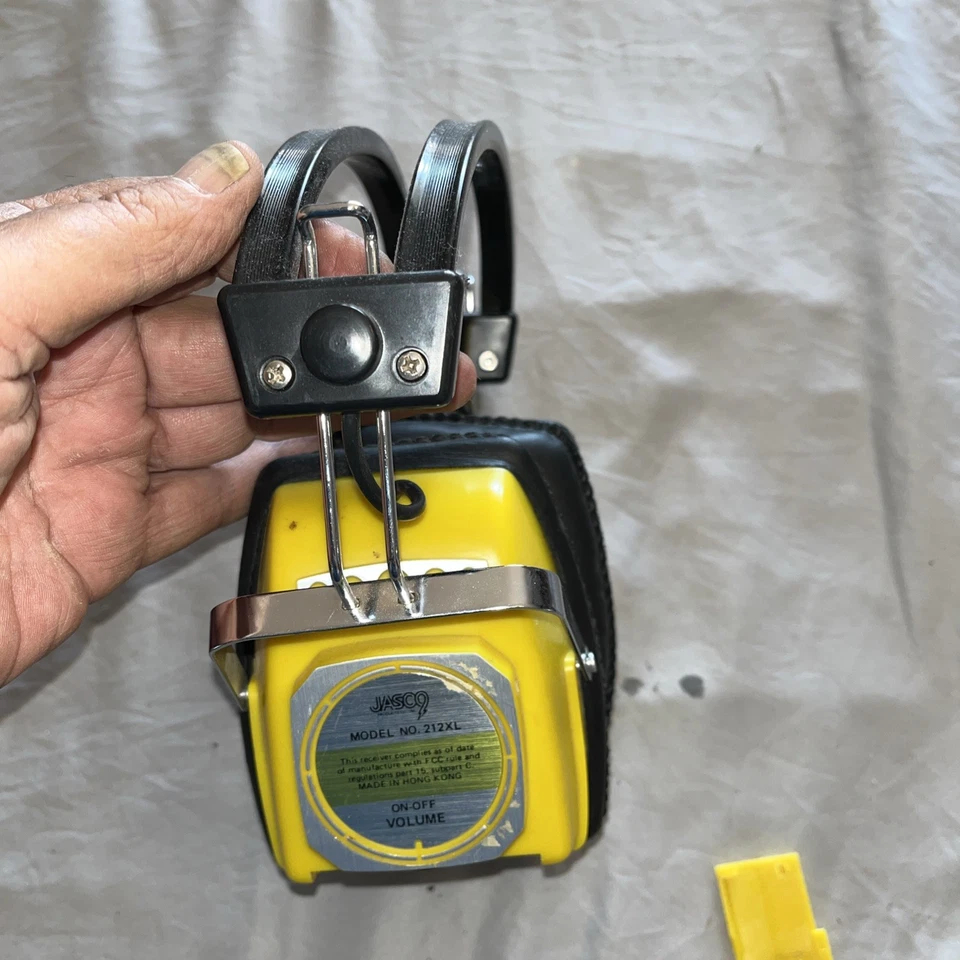 Rádio fone de ouvido AM/FM Deluxe Jasco modelo 212XL década de 1970 testado - Imagem 3 de 4