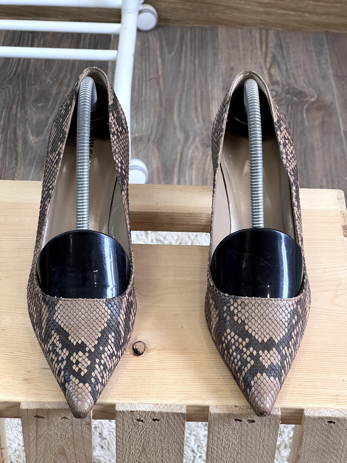 Womans Jil Sander python leather heels EU 36.5 - image 4