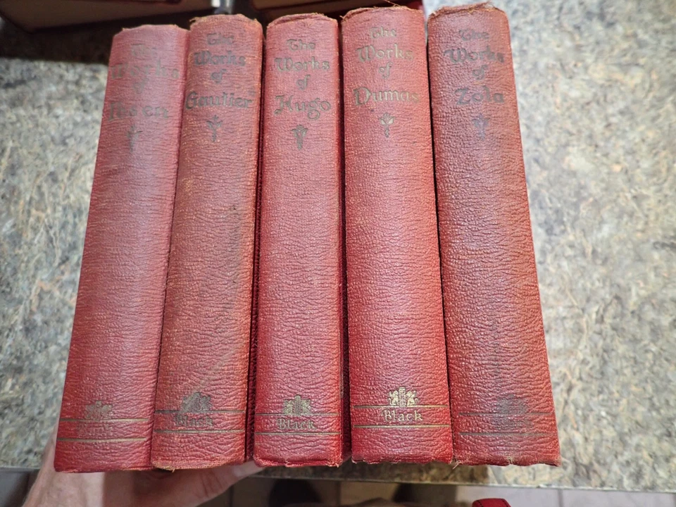 Lot of 5 volumes Walter J. Black Red hardcover Dumas Hugo Zola Ibsen Foto 3 de 4
