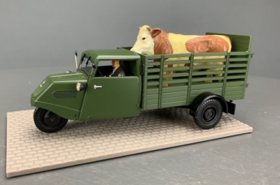 1:32 - Spur 1 Hubner #7004 Tempo Hanseat 3 Wheel Animal Truck