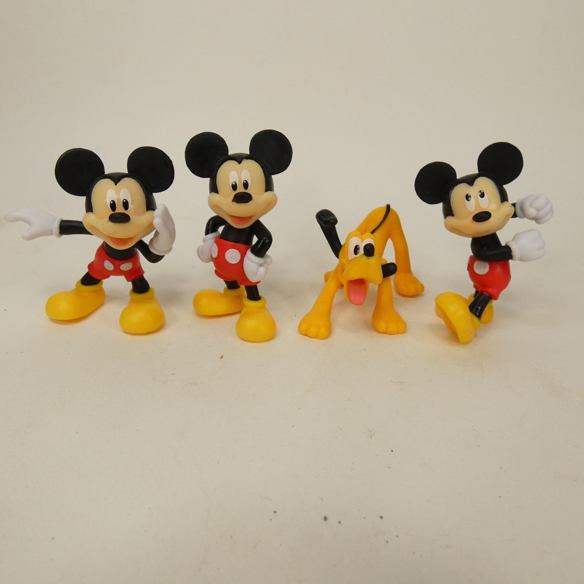 Disney 8pc Mini Figure Lot: Mickey, Donald, Daisy Pluto Chip and