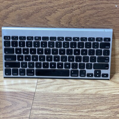 Jelly Comb T28MFGP Silver/Black Bluetooth Wireless QWERTY Keyboard for MacBook
