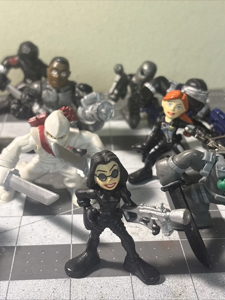 Lote de 12 mini figuras Hasbro GI Joe Combat Heroes ojos de serpiente tormenta sombra fuego Foto 4 de 4