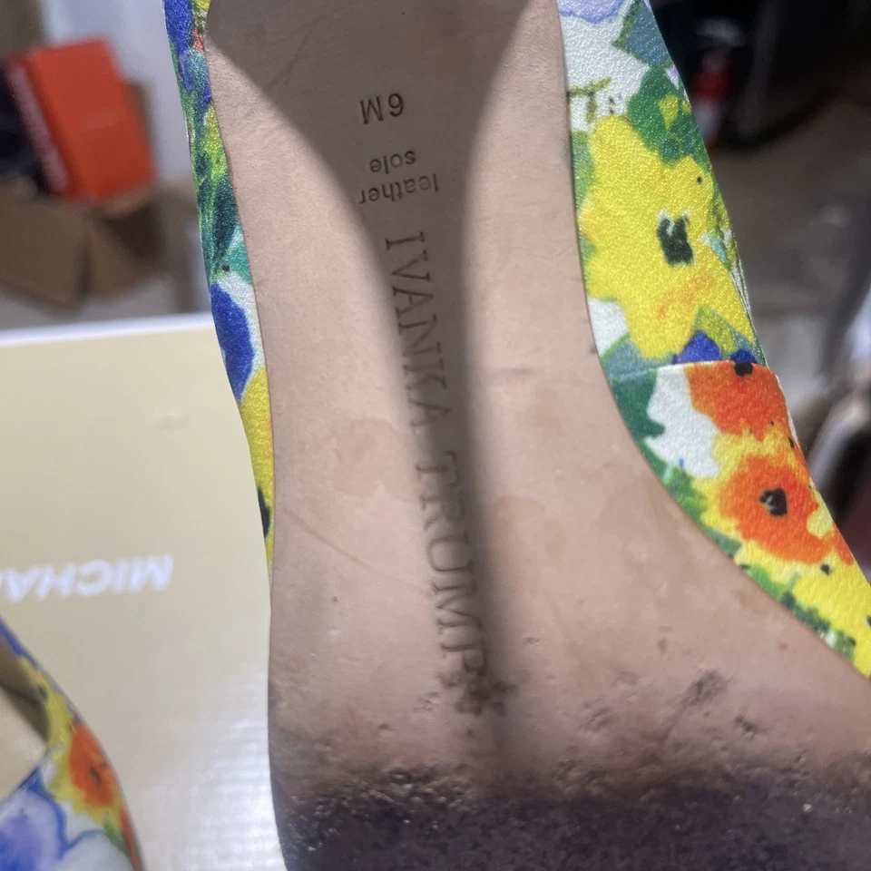 Zapatos sin cordones florales Ivanka Trump para mujer con tacón Katie 6M Foto 3 de 4