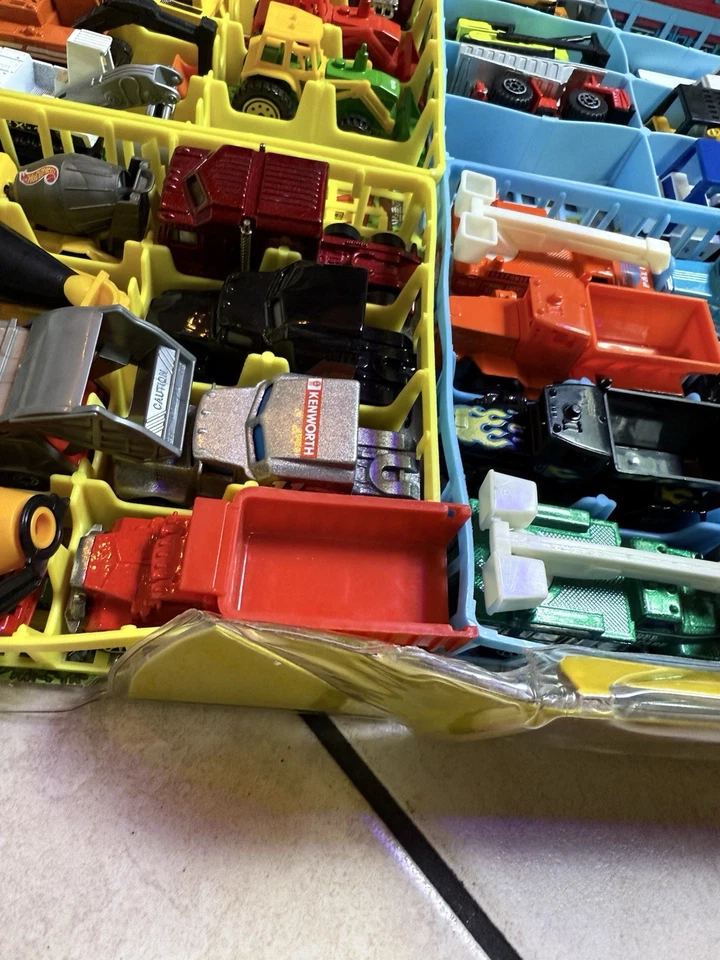 Vtg Matchbox Diecast Car Truck Tractor Construction City Vehicle LOT of 43 Cars - Image 4 of 4