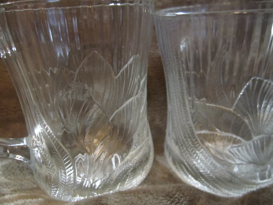 Glass Cup Arcoroc Canterbury Crocus Coffee Tea Cup Floral Design Vintage - Image 2 of 4