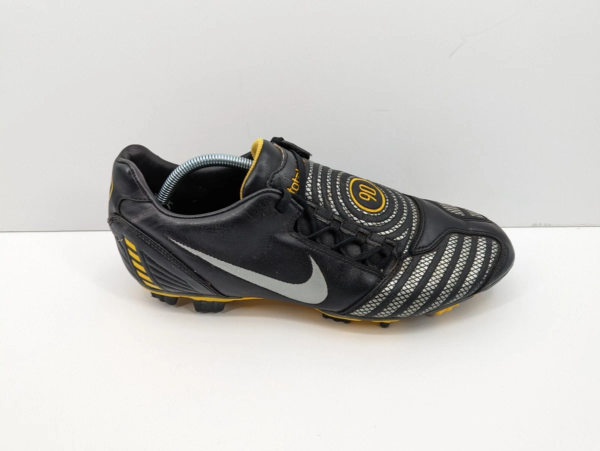 Total 90 outlet nike scarpe