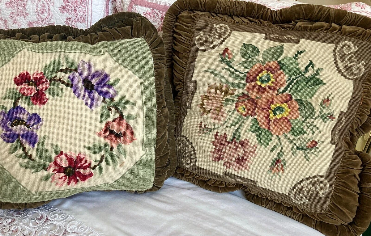 PAIR VINTAGE CUSTOM MADE NEEDLEPOINT PILLOWS BRN/GRN VELVET BACK FLORAL  18-19