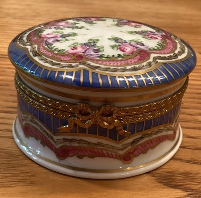 Limoges France Round Hinged Porcelain Box Floral 3 x1.5 