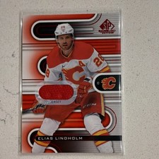 Upper Deck SP Game Used Jersey Elias Lindholm #13 Calgary Flames 2022-23