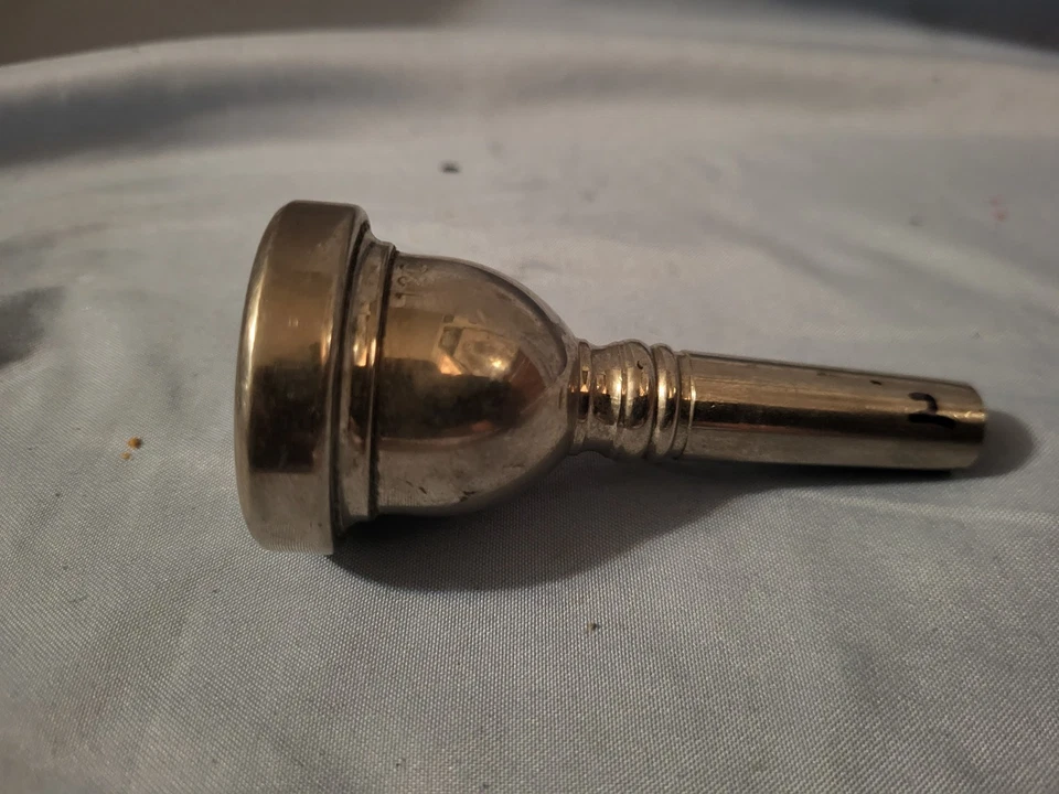 Boquilla trombón Benge 12C plateada caña pequeña/corta Foto 4 de 4