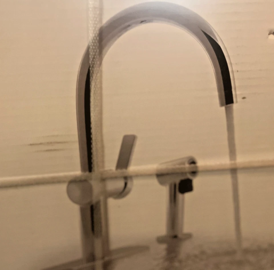 Kohler Koi 厨房水槽龙头 带侧喷 K-R22141-CP 全新抛光镀铬 — 第 4/4 张图片