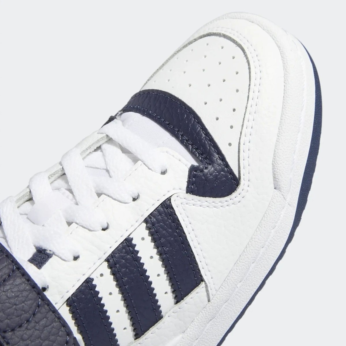 スニーカー Adidas Sneakers Women Leather Black/White s-l1200.jpg