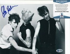 LEE ROCKER signed (CRAZY WHEN SHE DRINKS) STRAY CATS 8X10 BECKETT BAS V76388 LEE ROCKER signed (CRAZY WHEN SHE DRINKS) STRAY CATS 8X10 BECKETT BAS V76388